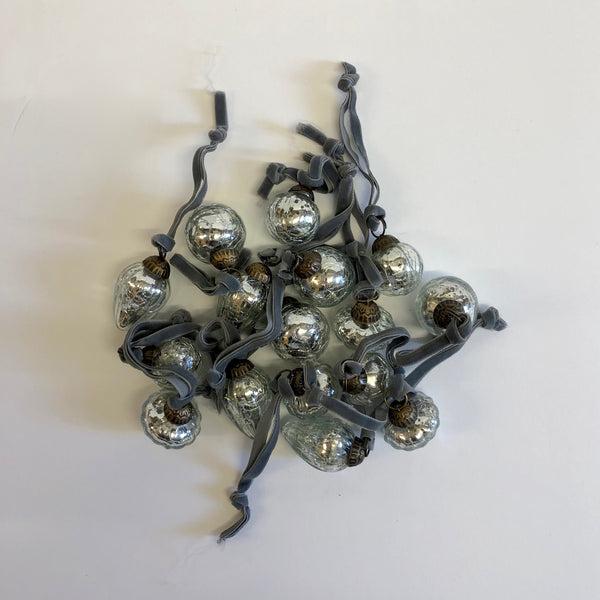 Mini silver glass baubles: 16 pieces