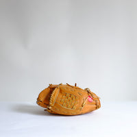 Baseball mit: pair