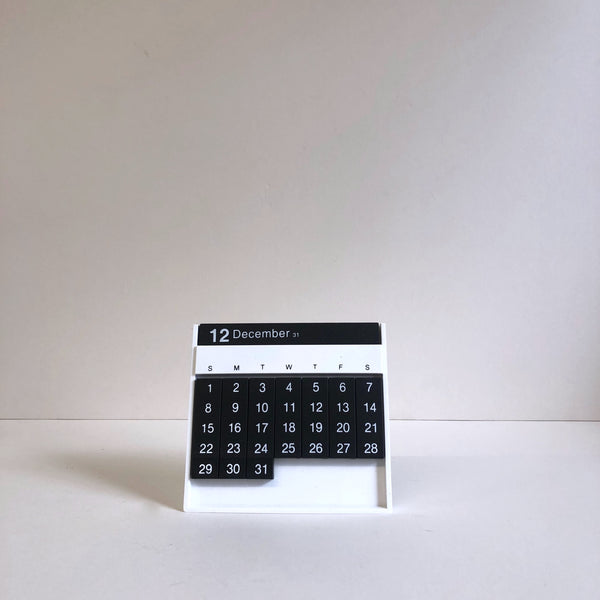 Desk calendar