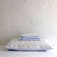 Reversible cloud single bedding set