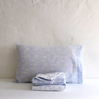 Reversible cloud single bedding set
