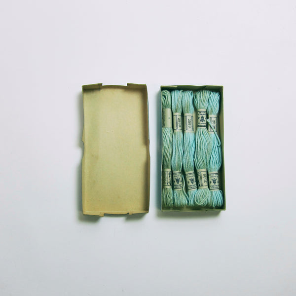 Dollfus box blue thread
