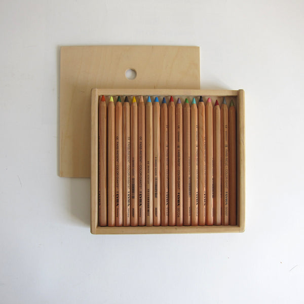 Box of 18 LYRA coloured pencils