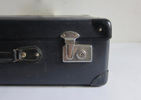 Navy globetrotter suitcase