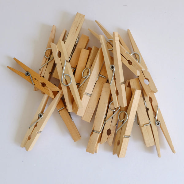 17 Basic wooden pegs: new