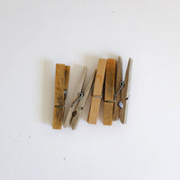 8 Basic wood pegs: old