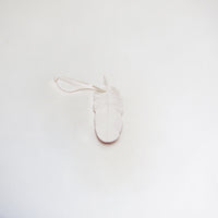 Short porcelain feather