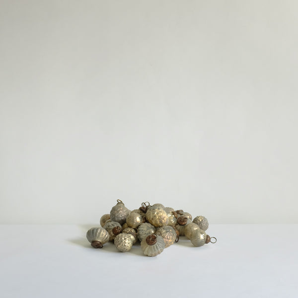 Small metal vintage decorations