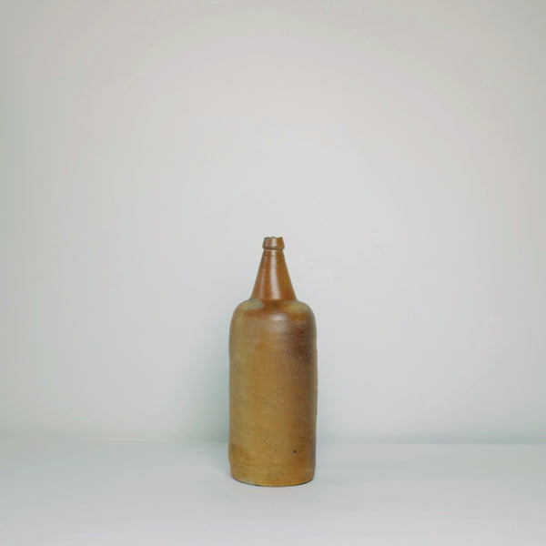 Spout neck clay bottle
