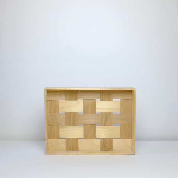 Weaved wood tray